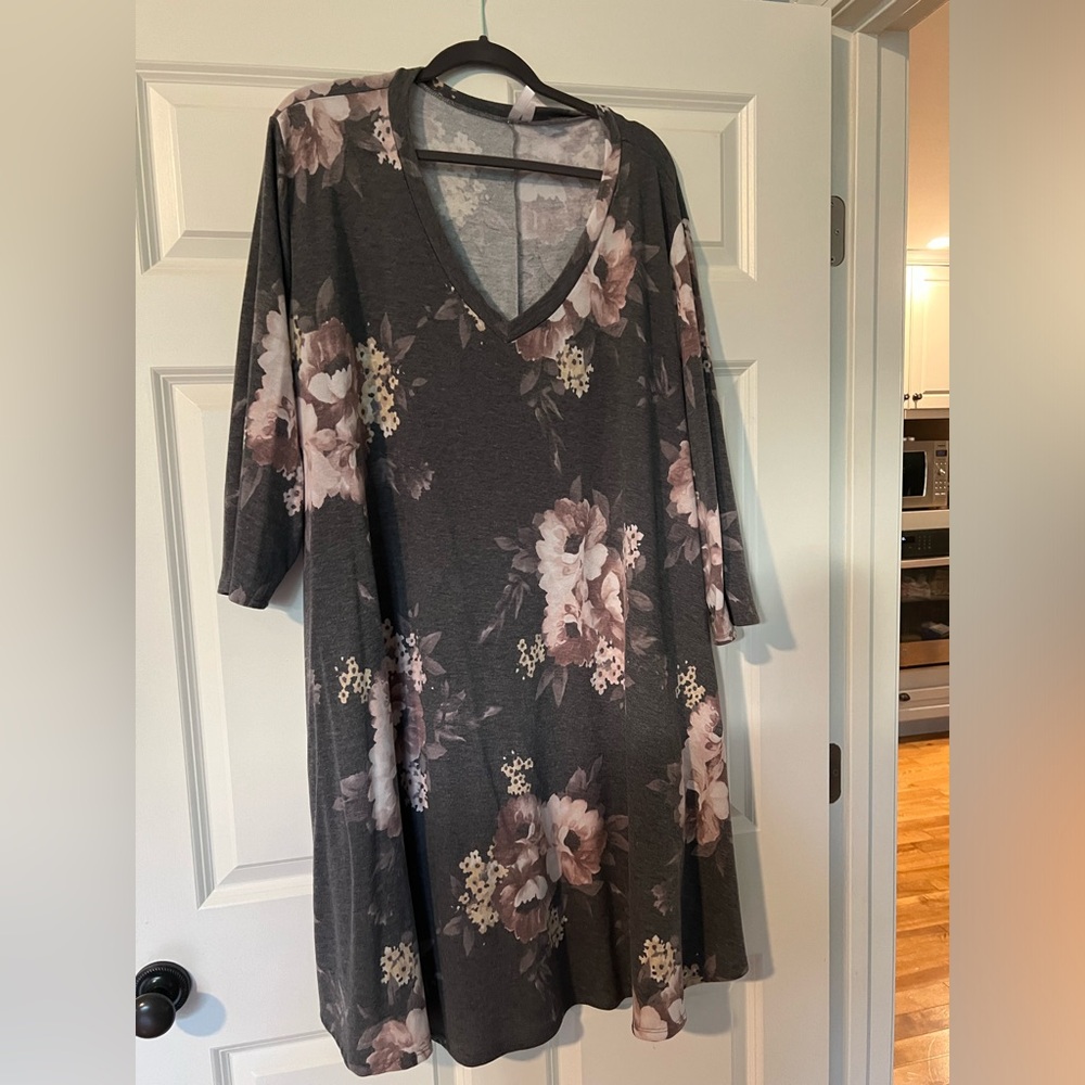 Cooper Road Gray floral plus size 4X dress